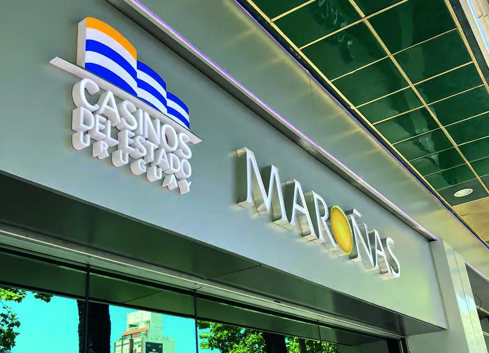 Figuras corpóreas personalizadas con acabado profesional para exposición comercial