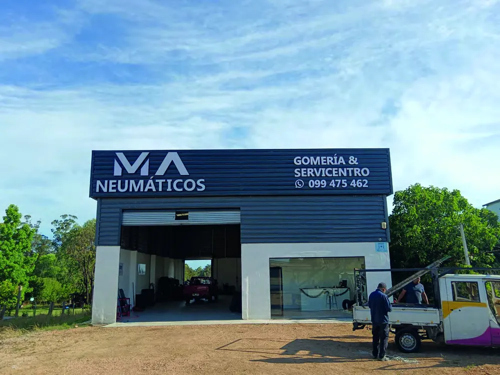 Proyecto Fachada M A N E U M ÁT I C O S - E M PA L M E O L M O S