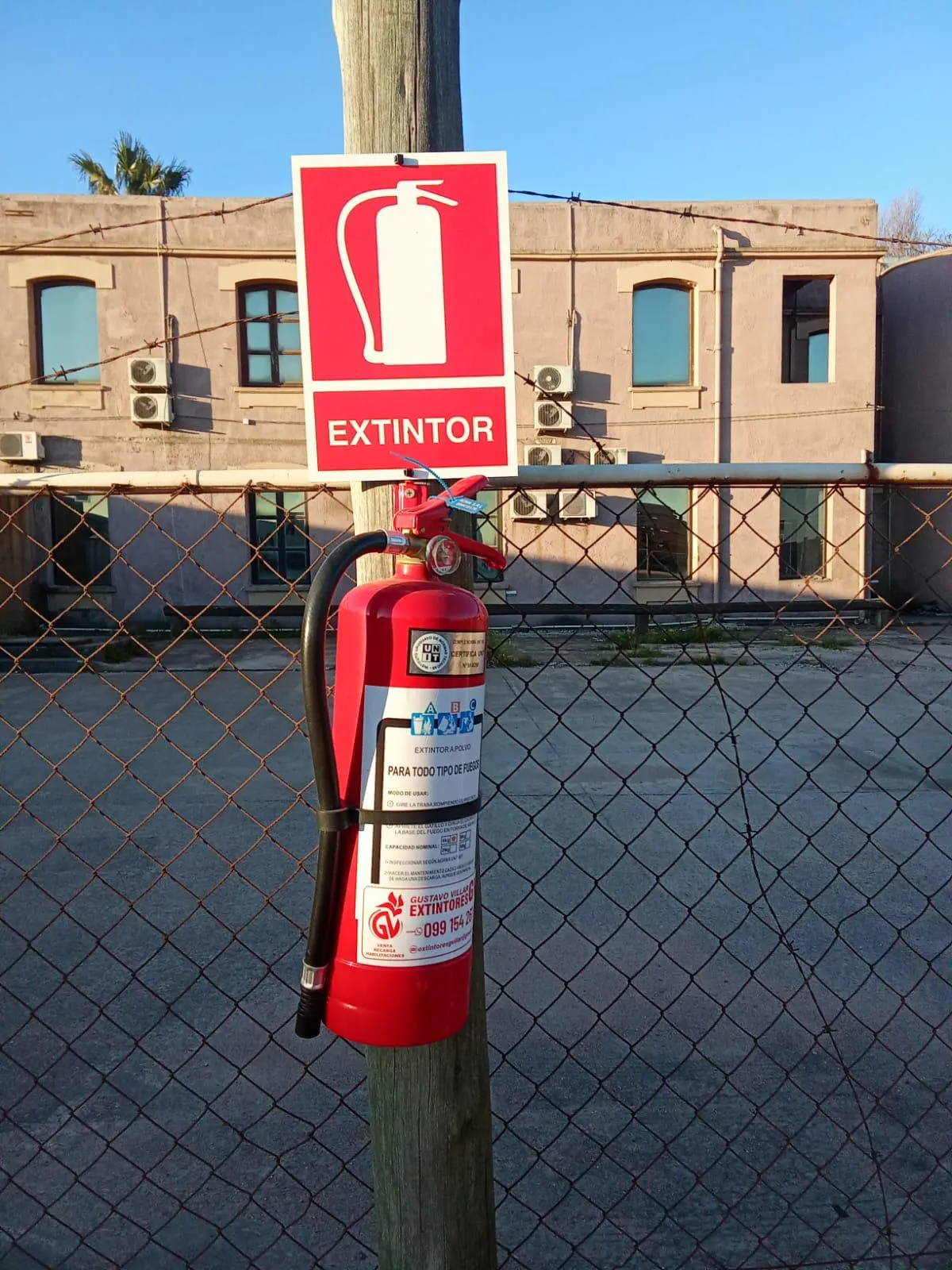 Señalética exterior para empresas e instituciones