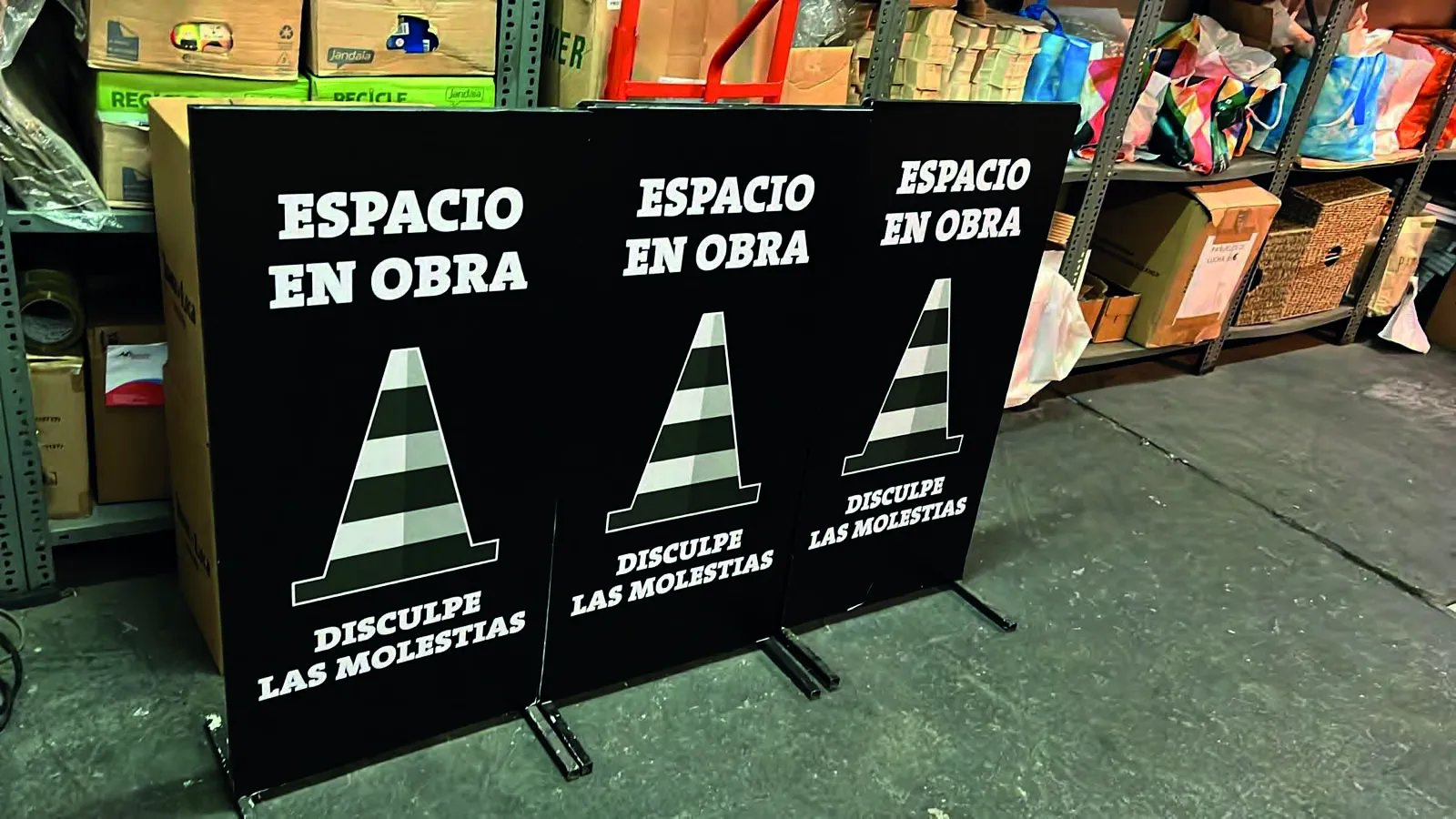 Rotulación de locales comerciales en Uruguay